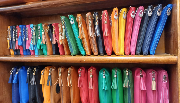 Artisan workshop bench with Italian leather