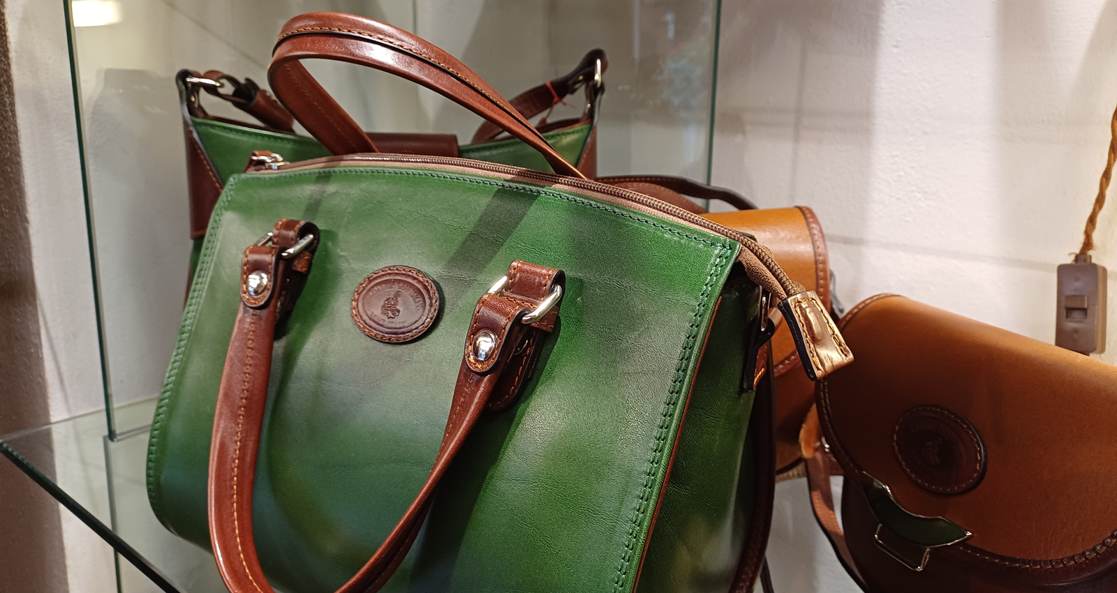 Leather Craftsman Rome hero slide 3